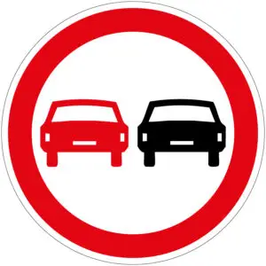 Inhaalverbod auto's pictogram - F1 - rond - rood wit zwart - symbool rode en zwarte auto met rode ronde rand