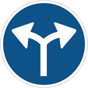 Verplichte rijrichting links en rechts verkeerspictogram - D7 - rond - blauw wit - witte pijl naar links en rechts met blauwe achtergrond