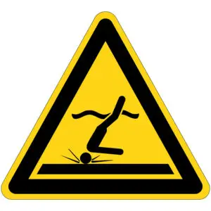 Ondiep water waarschuwingspictogram - W048 - driehoekig - geel zwart - symbool persoon die hoofd stoot op bodem